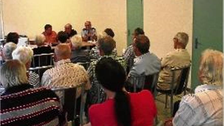 Una sessió del consell de barri de Mas Palau, a Banyoles.