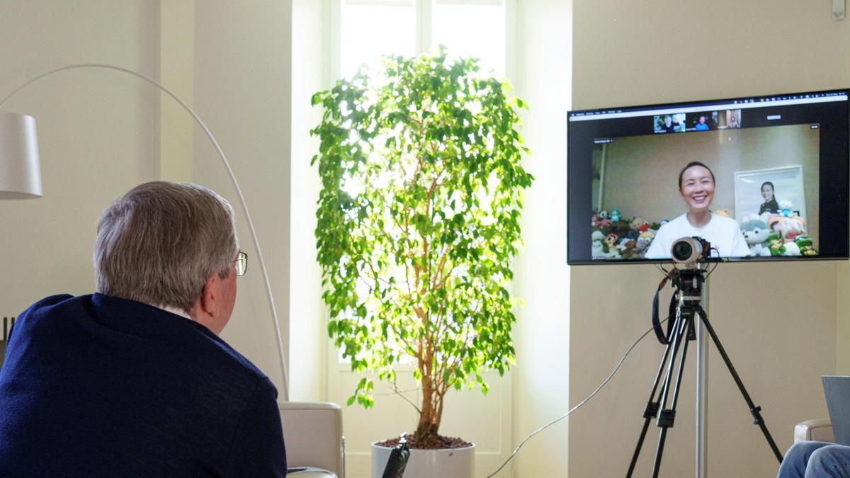 Peng Shuai en videoconferencia con el presidente del COI.