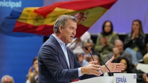 El presidente del PP, Alberto Núñez Feijóo, clausura la reunión Intermunicipal del partido que ha acogido Valladolid. EFE/Nacho Gallego