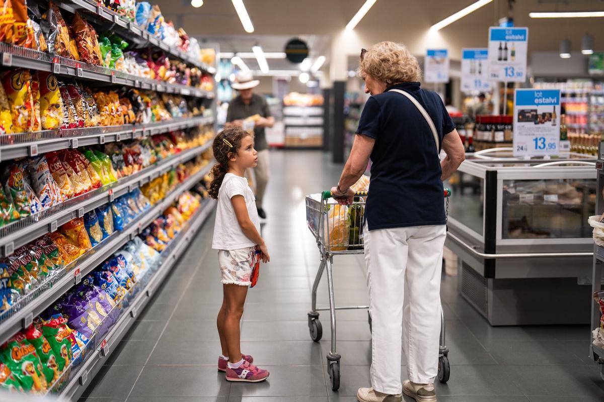 Bascos, catalans i balears gasten un 25% més en menjar que extremenys, andalusos i castellanomanxecs Bascos, catalans i balears gasten un 25% més en menjar que extremenys, andalusos i castellanomanxecs