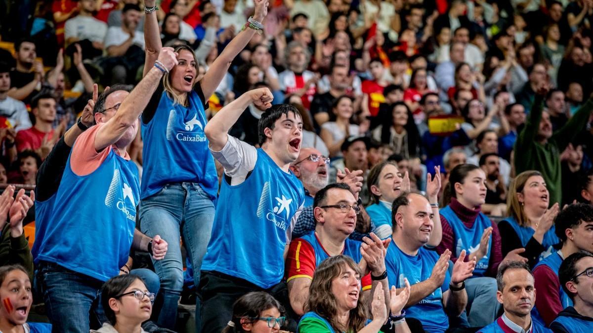 La Grada Solidaria de CaixaBank acerca el baloncesto como eje de integración social a más de 2.200 personas