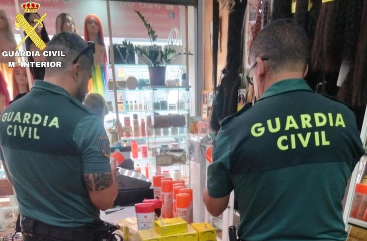 La Guardia Civil incauta medicamentos en varias peluquerías de  Gran Canaria