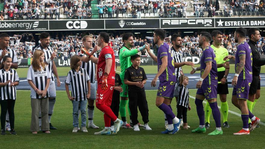 Aficionados del Castellón, con los jugadores en el SkyFi Castalia.