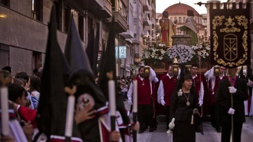 El Lunes Santo celebra los 150 años de  «El Gallo» y llena las calles de novedades