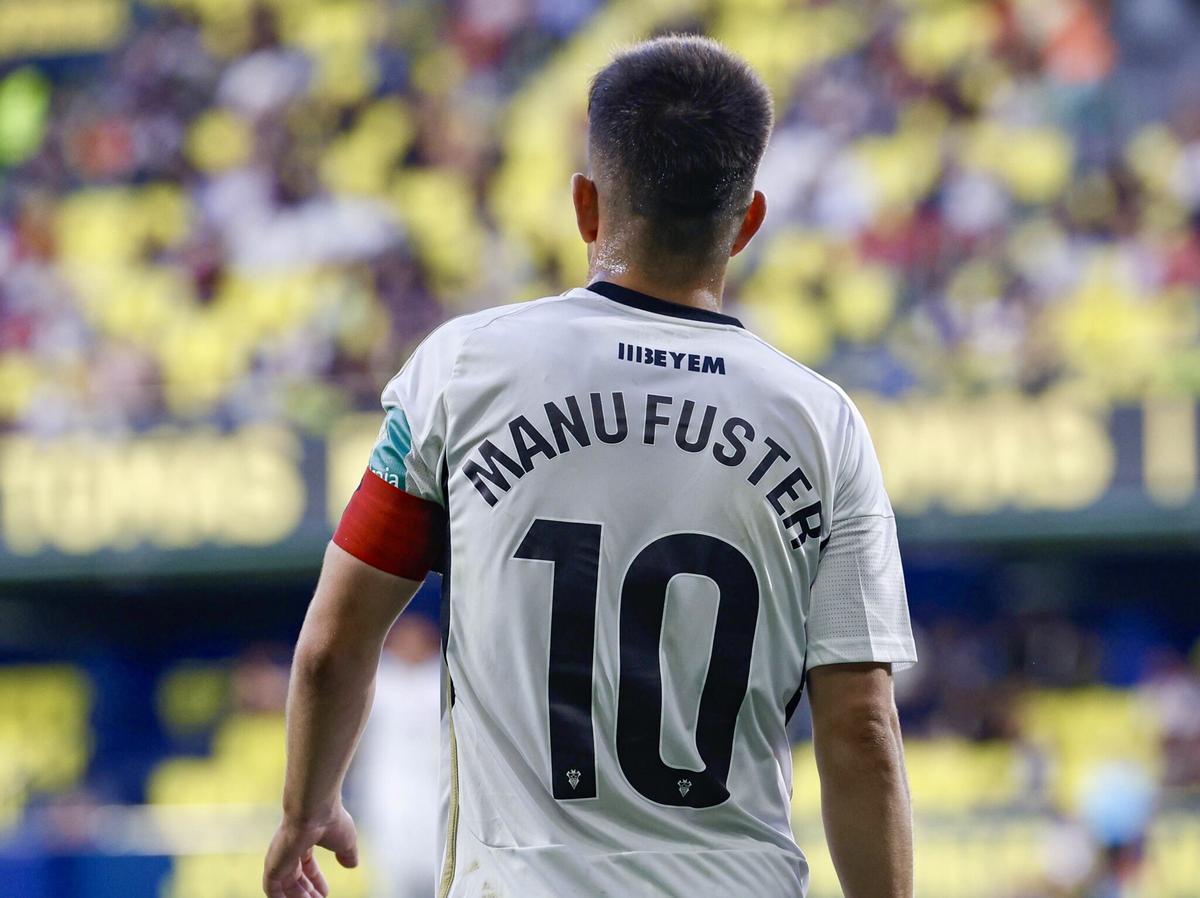 Fuster, con el 10 del Albacete.