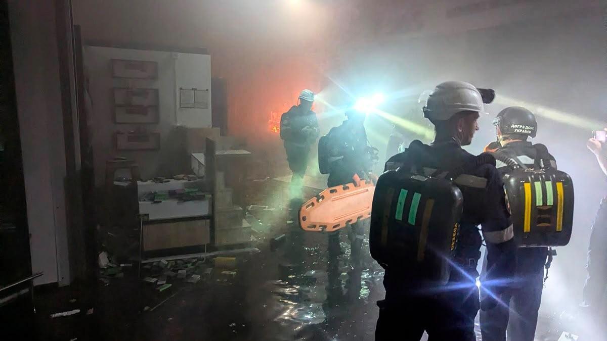 Al menos 15 muertos y 130 heridos en un ataque ruso contra la ciudad natal de Zelenski