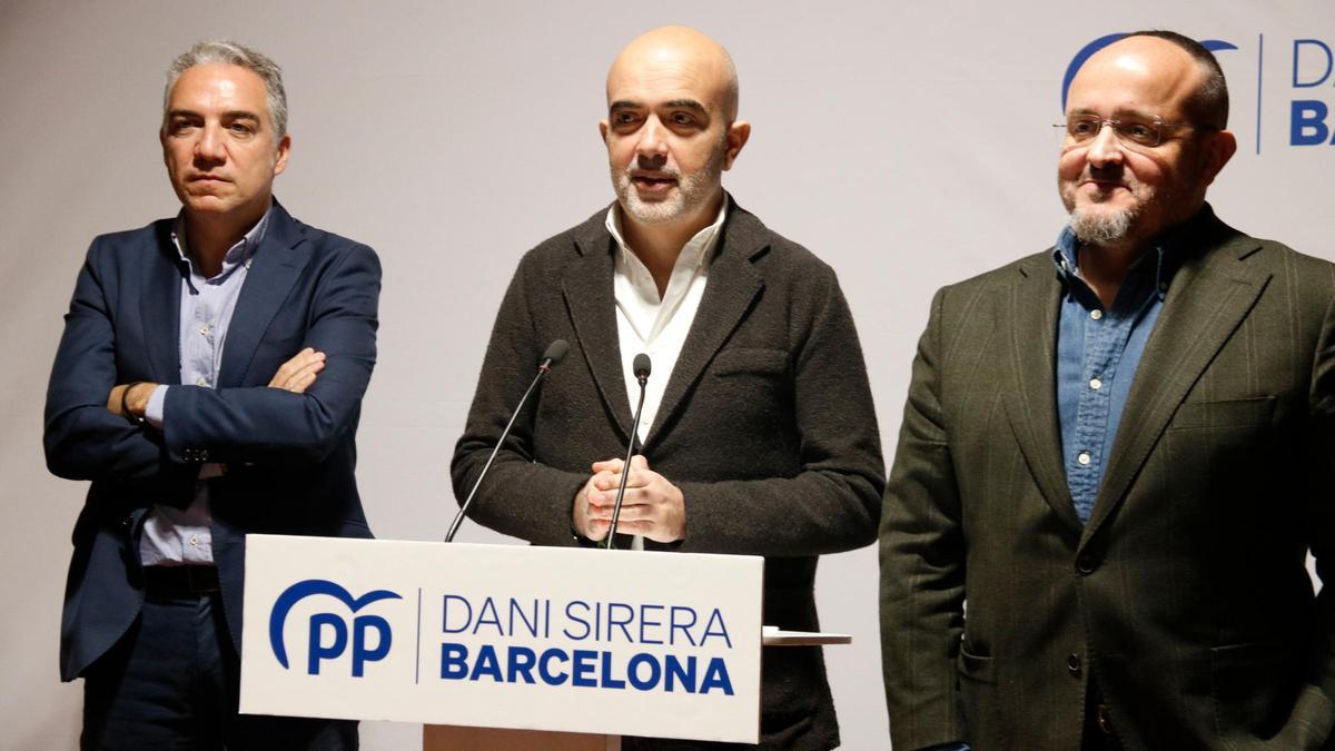 Elías Bendodo, Daniel Sirera  y Alejandro Fernández, en una reunión del PP en Barcelona