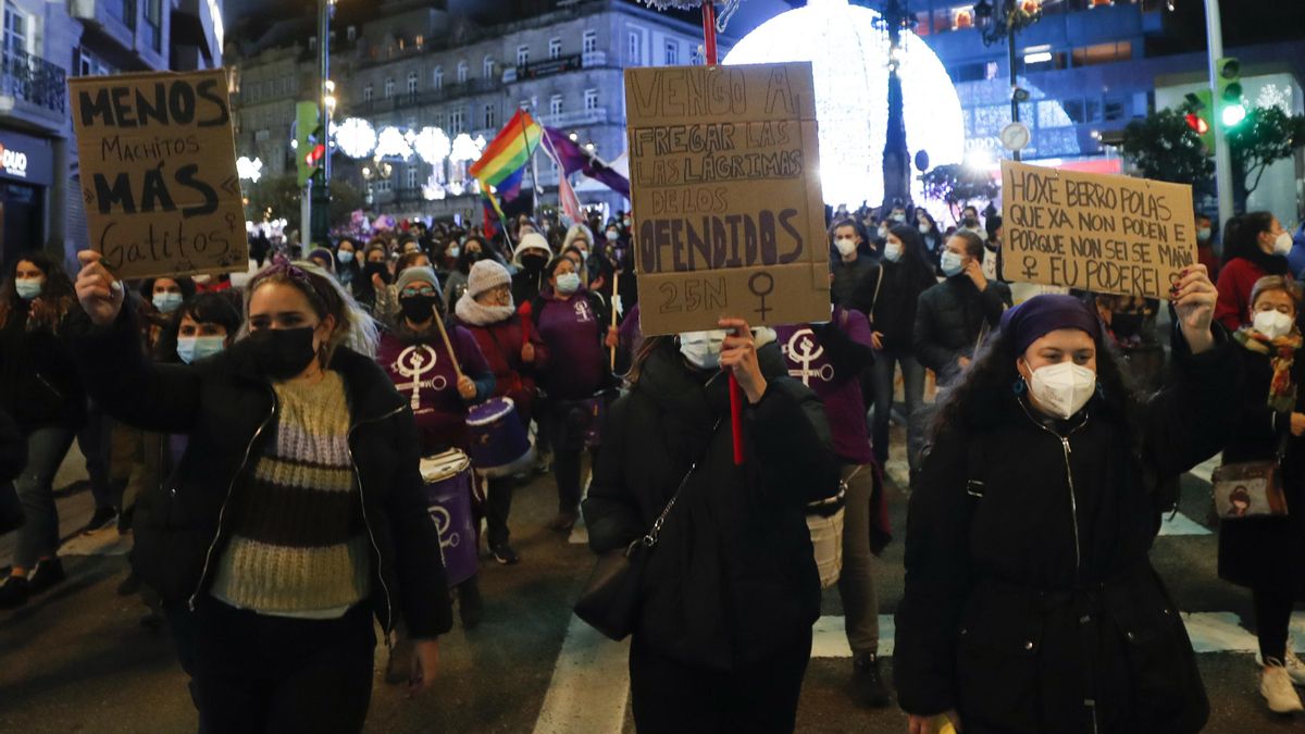 25N: Galicia salió a la calle vestida de morado