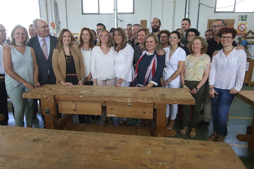 Susana Díaz inaugura el centro de la madera de Encinas Reales.