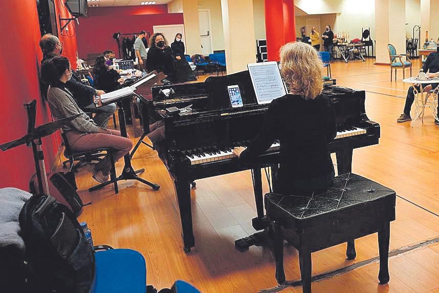 Ensayo de ayer por la tarde en el teatro Campoamor de Oviedo. | Miki López