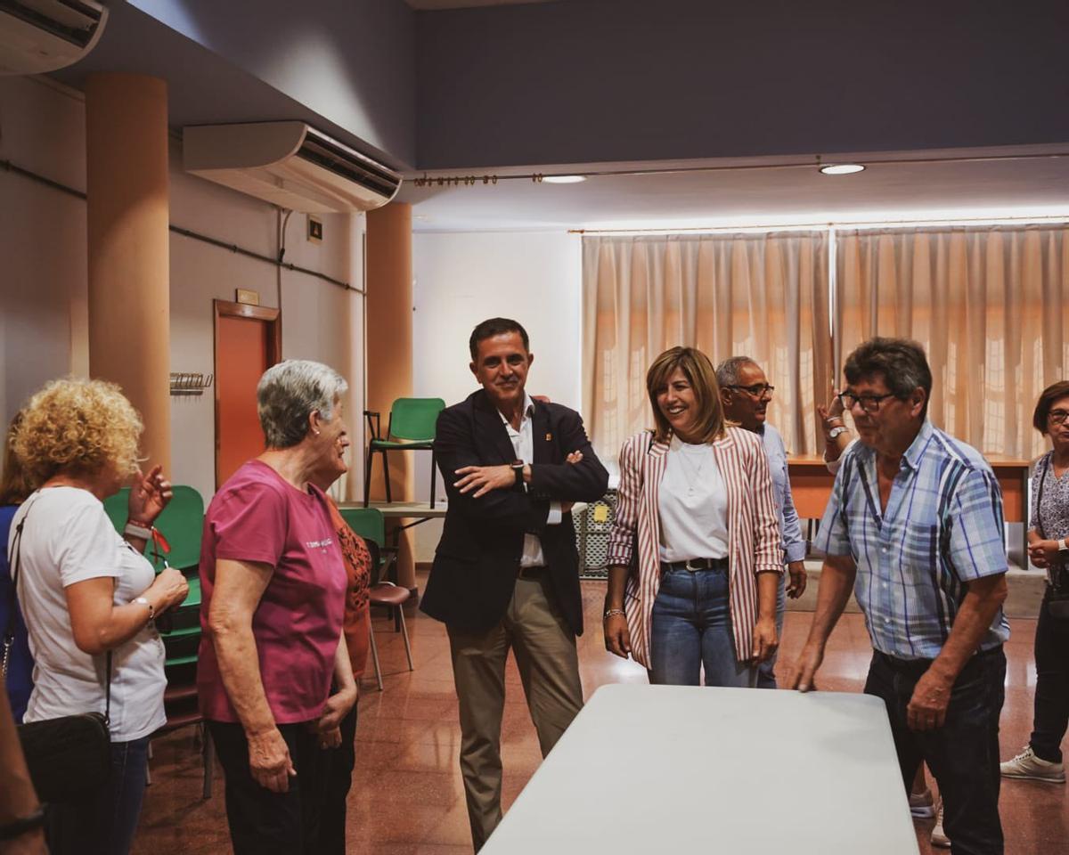 Serrano visita el Centro de Mayores de El Raal