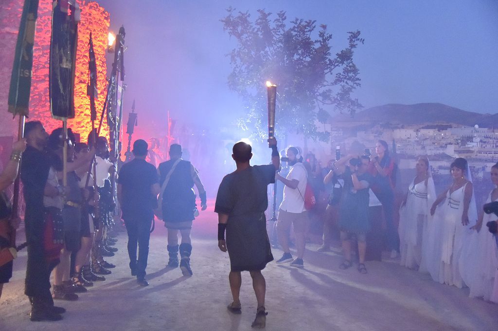 Encendido de fuego sagrado, pregón y apertura de campamento de Carthagineses y Romanos