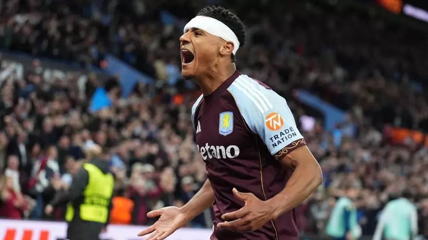 Buendía se inventó un gol que acabó empujando Watkins