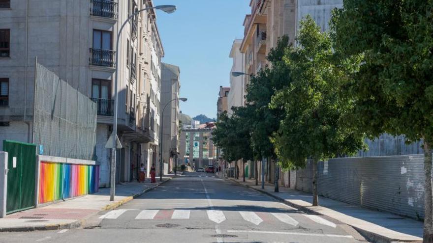 Vilagarcía estrecha un vial para calmar el tráfico junto al colegio de A Escardia