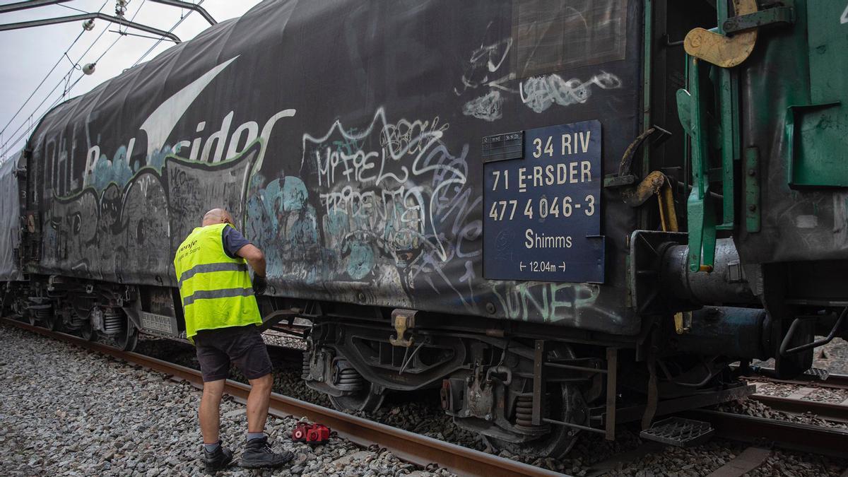 El descarrilamiento de un tren corta la línea de Rodalies entre Girona y Caldes de Malavella