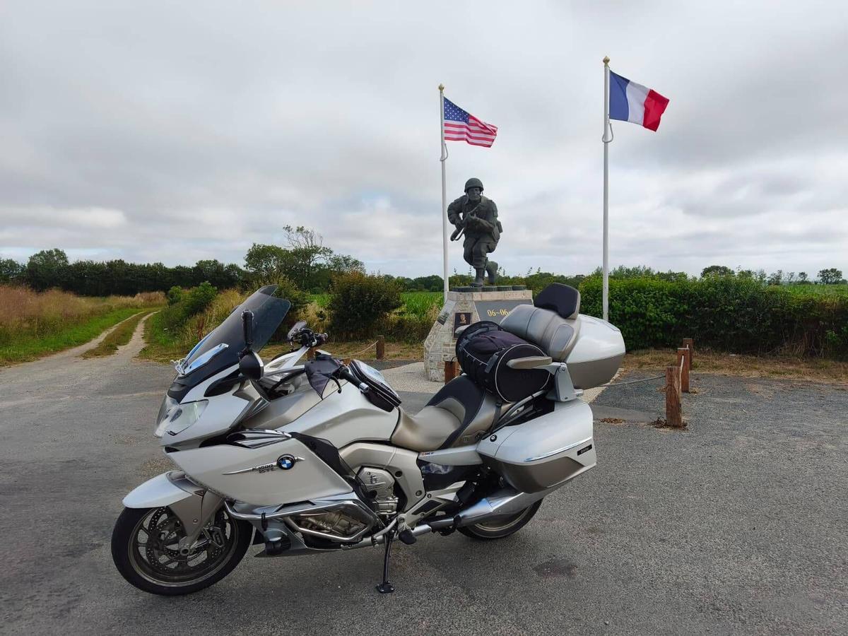 El zamorano Alejandro Moralejo en la ruta en moto de este verano que realiza en solitario y le lleva al norte de Europa recorriendo cientos de kilómetros cada día.