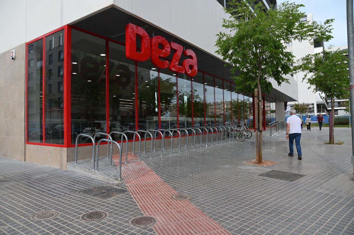 Supermercado Deza de Fuente de la Salud.