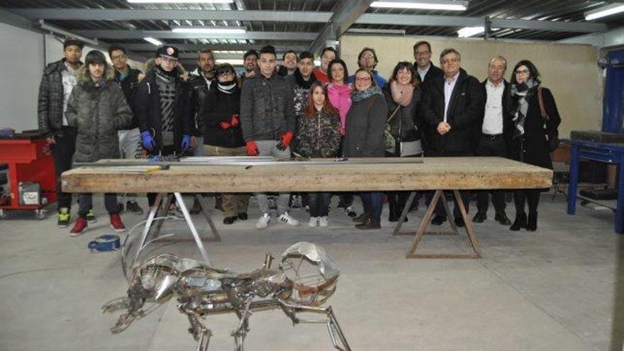 El taller de soldadura i mecatrònica es fa per a joves de 16 a 24 anys