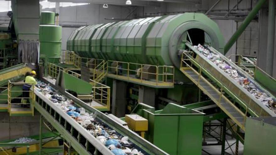 La planta de Fontcalent recibe basura de la Vega.