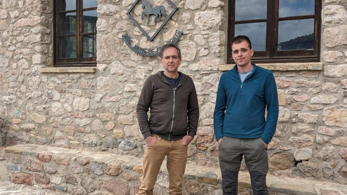 Manel Anselmo i Nil Anselmo a l'ajuntament de Sant Jaume de Frontanyà