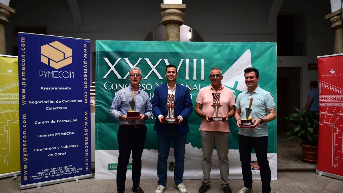 José Luis Iglesias, gerente de Pymecon; Raúl Barrado, alcalde de Malpartida de Plasencia, Miguel Manzano, primer teniente de alcalde ; y Luis Fernando García Nicolás, vicepresidente tercero de la Diputación de Cáceres.