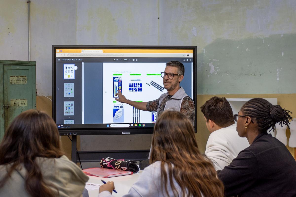 Un espai on aprendre més enllà del patronatge i confecció