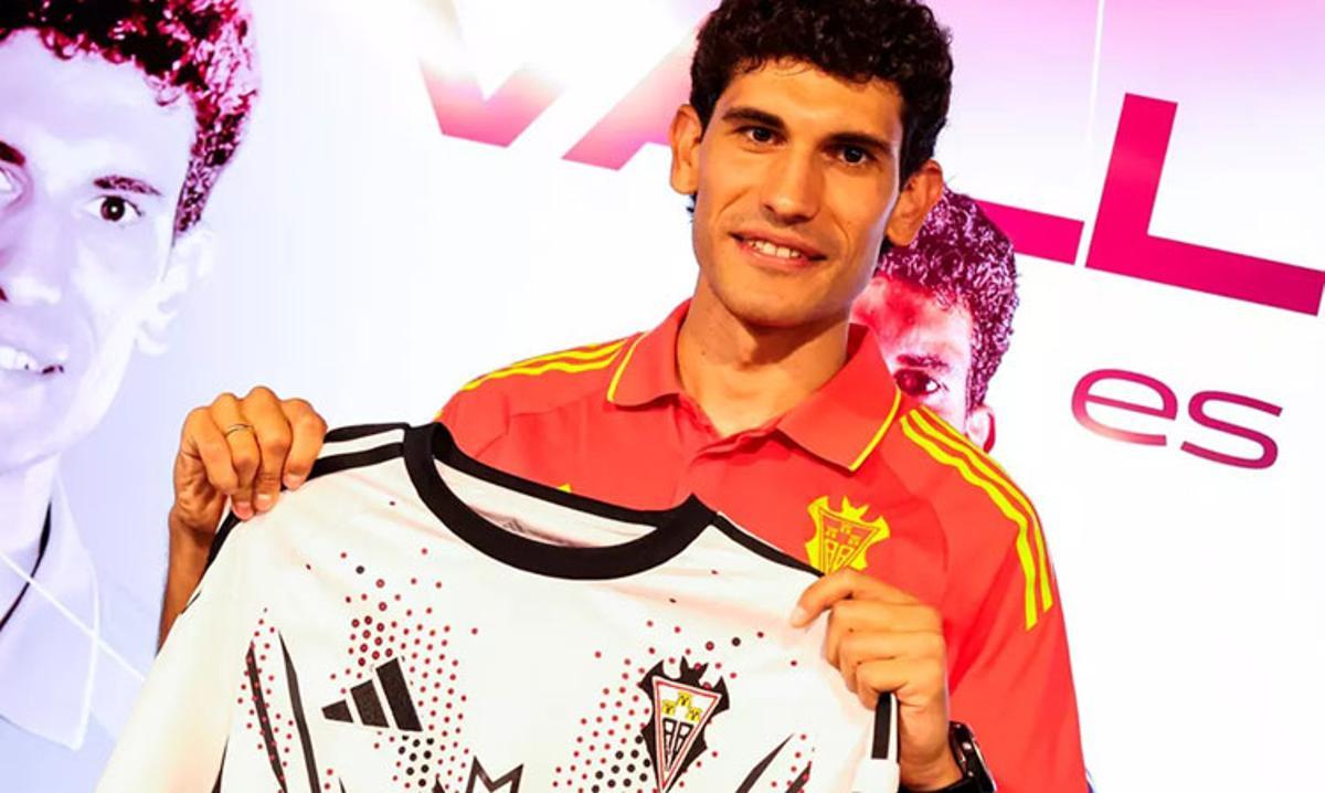 Jesús Vallejo, en su presentación como jugador del Albacete.