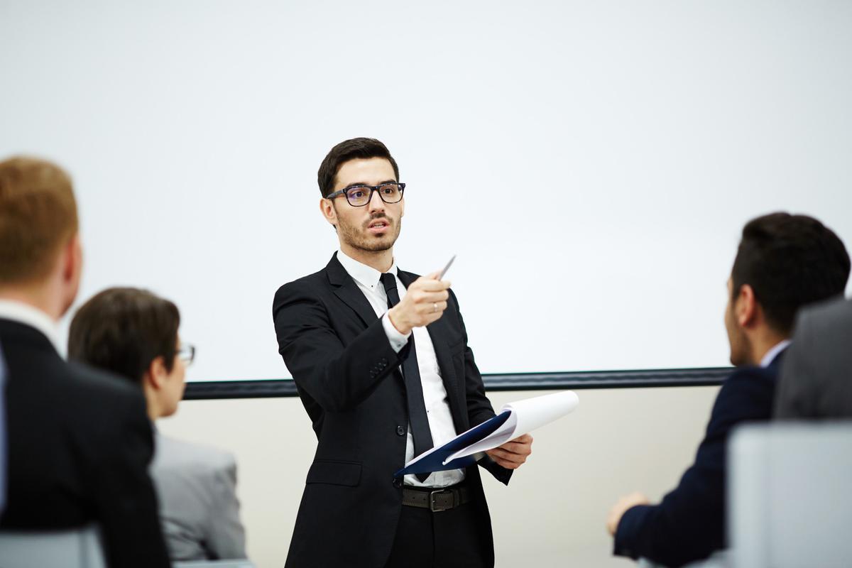 Con el curso gratuito Docencia de formación para el empleo vas a estudiar para ser formador y tutor online.