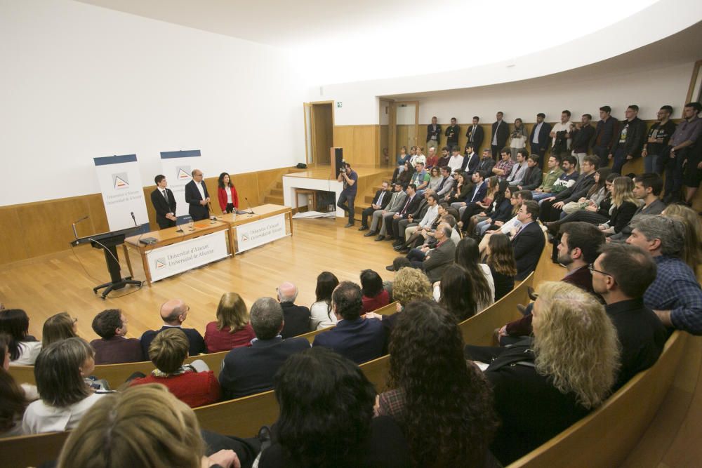 Toma posesión del presidente del Consejo de Estudiantes de la UA