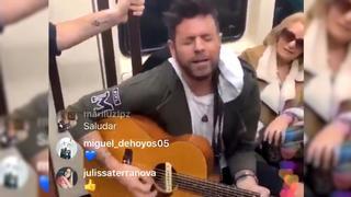 Pablo López sorprende actuando en el metro de Madrid con Andrés Martín, su finalista de 'La Voz' / Vídeo