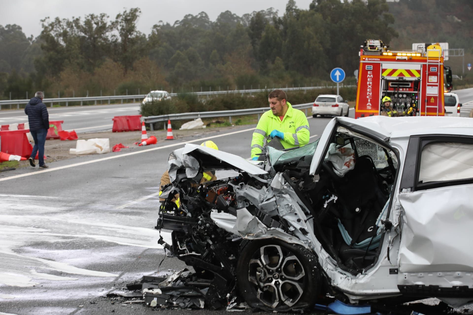 Accidente mortal en Salvaterra: un hombre muere y su mujer e hija resultan heridas graves