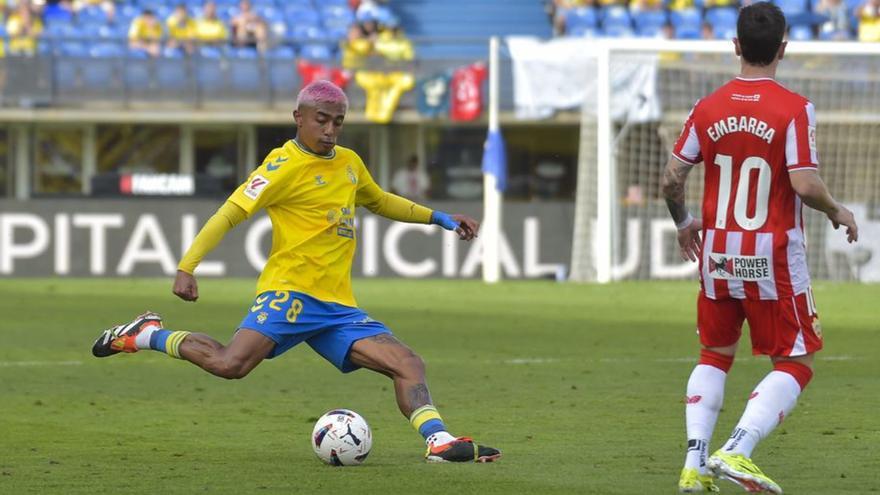 Araujo, KO: el defensa de la UD Las Palmas será baja entre dos o tres semanas