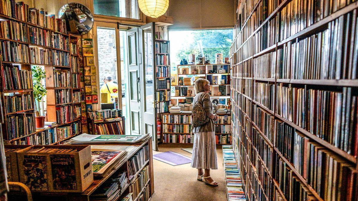Interior de la librería Golden Hare Books, en Edimburgo.
