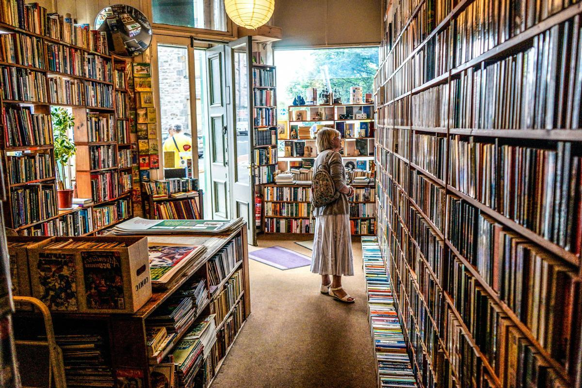 Interior de la librería Golden Hare Books, en Edimburgo.