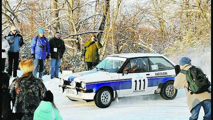 Foncueva al volante del Fiesta 1.300, ayer, en un tramo del Montecarlo.