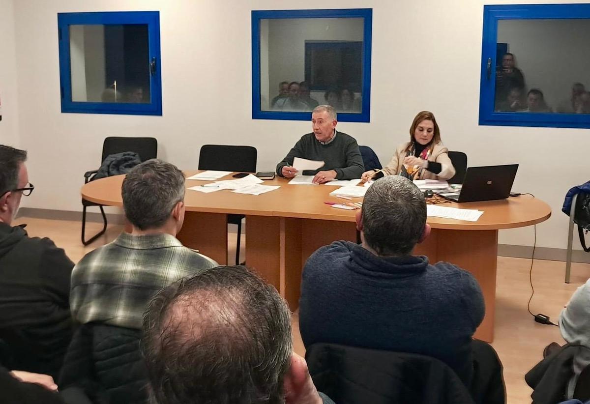 Consejo de Distrito Oeste presidido por el teniente de alcalde de la zona, Vicent Sales.