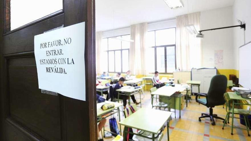 Alumnos de Primaria durante la reválida del año pasado en un colegio ovetense.