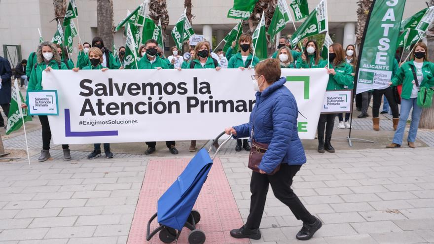 Los enfermeros de Alicante salen a la calle contra el deterioro de la Atención Primaria