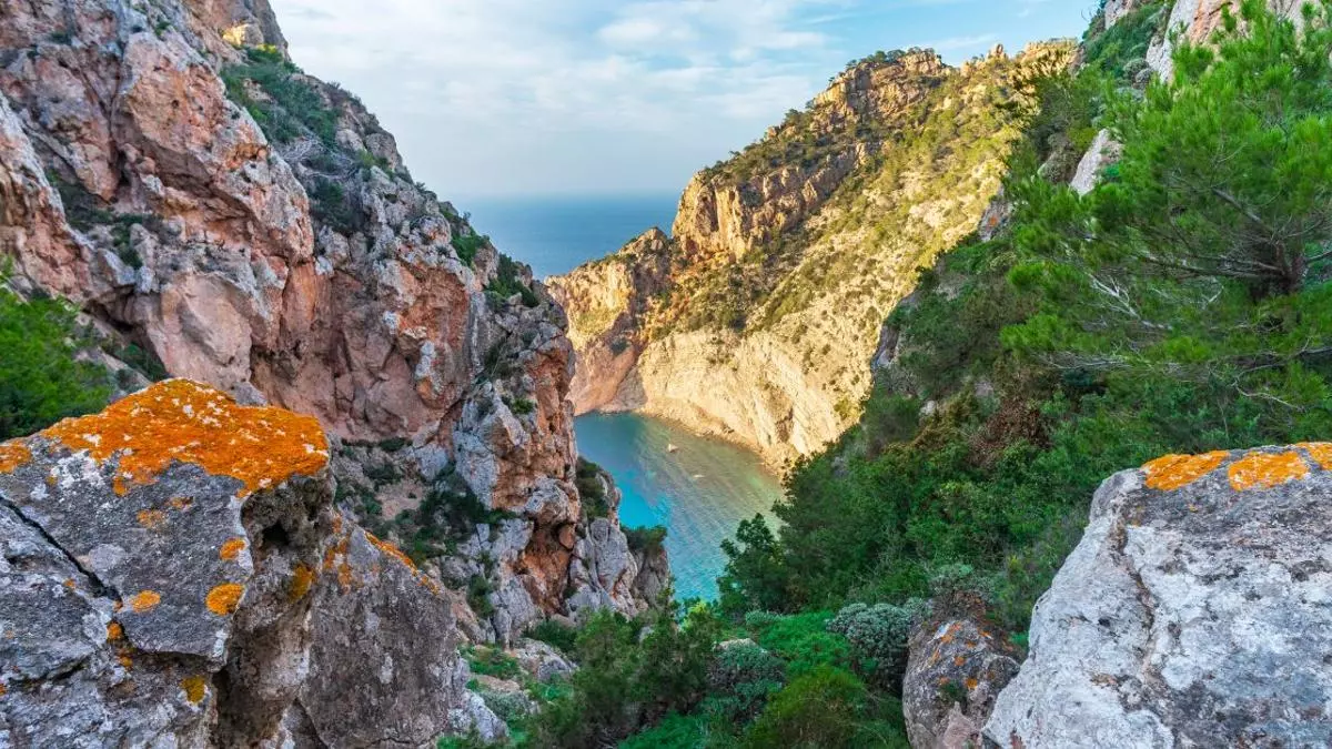 Get to know Ses Balandres, a hidden gem of Ibiza’s rugged northern coastline