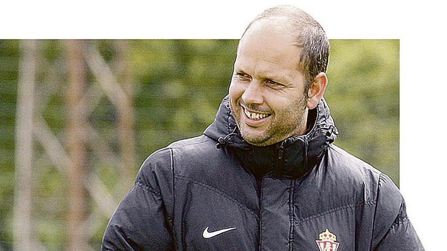 José Alberto, durante el entrenamiento de ayer del Sporting.