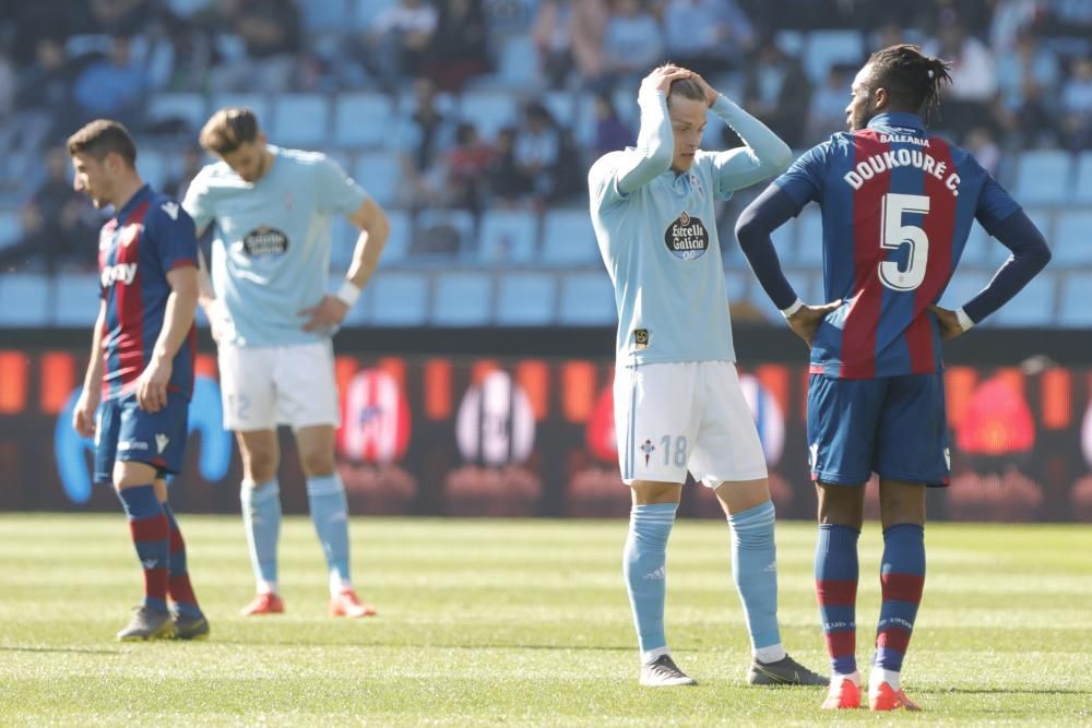 El Celta - Levante, en imágenes. // M.G. Brea | R. Grobas | EFE