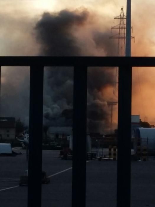 Incendio en la antigua fábrica de hielo de Avilés