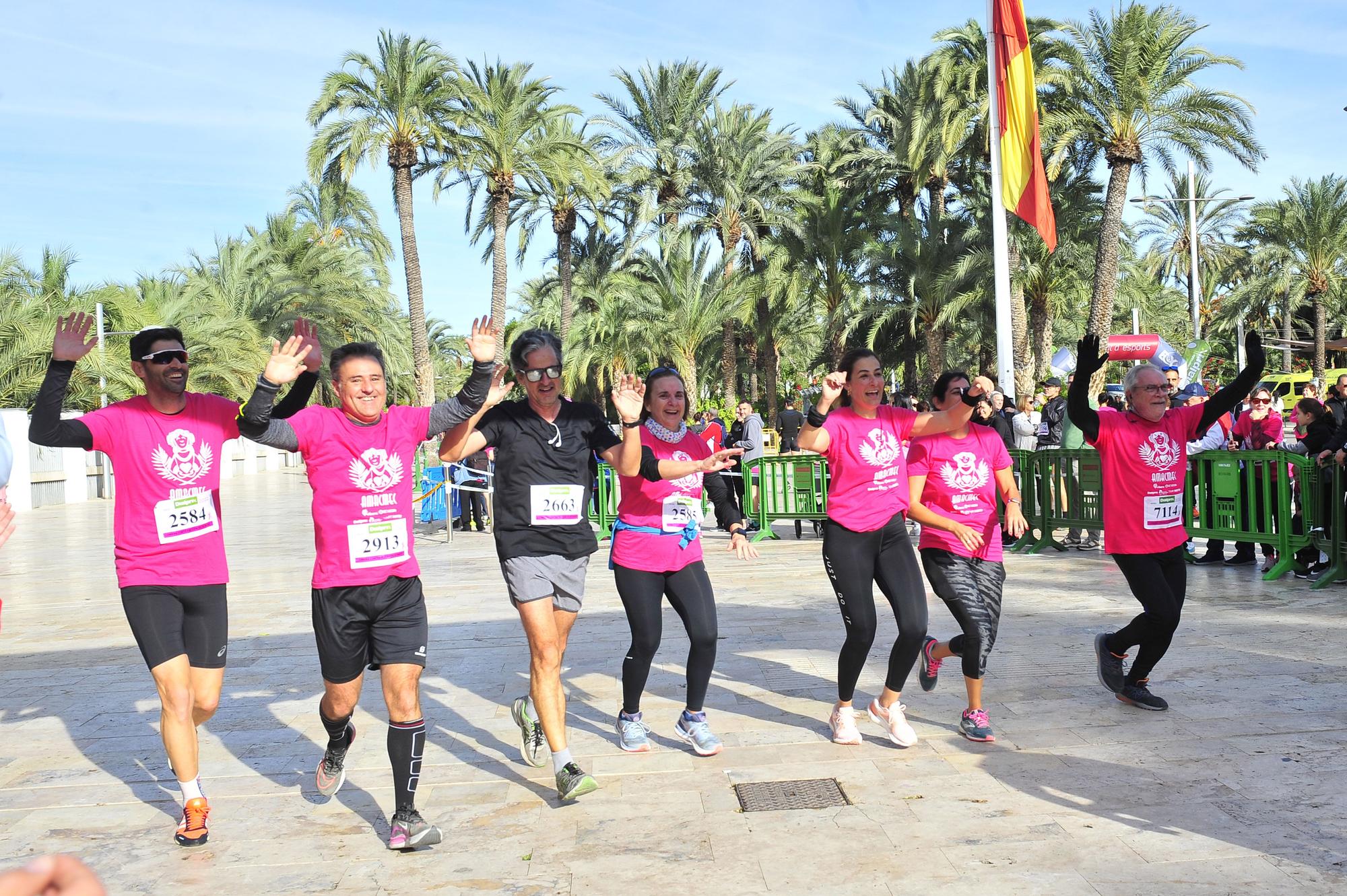 Más de 8.000 solidarios con el cáncer de mama en Elche