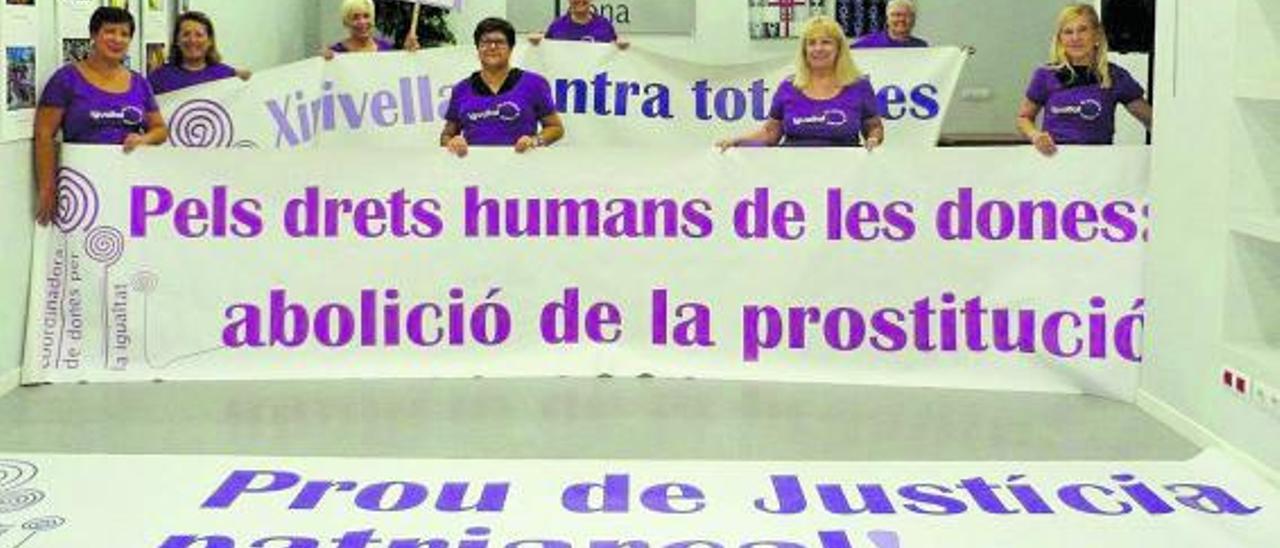 Mujeres de la coordinadora de dones per la igualtat de Xirivella. | C.A.F.X.