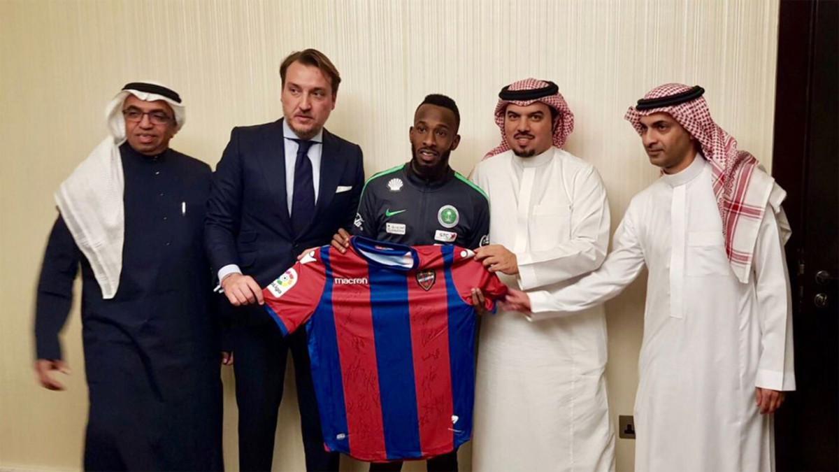El Levante anunció de esta guisa el fichaje de un jugador saudí