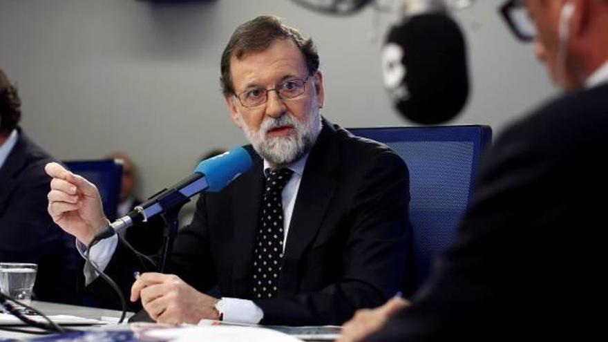 El president del Govern espanyol, Mariano Rajoy, en un moment de l&#039;entrevista realitzada ahir a Madrid.