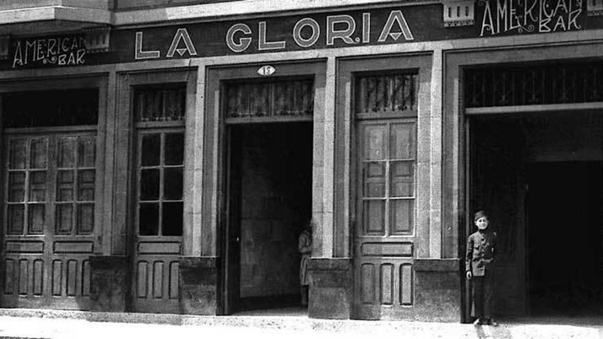 Fachada del bar americano La Gloria, en la calle de Juan Alonso (luego fue el bar Dakar).