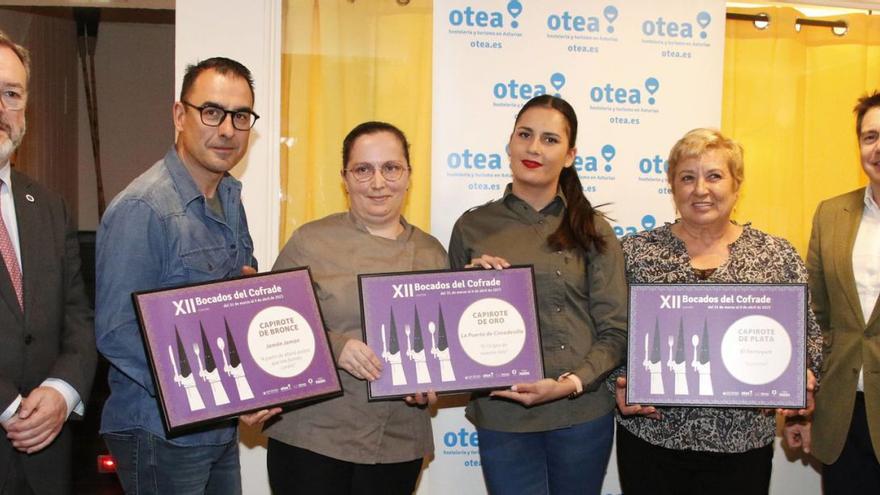 La Puerta de Cimadevilla gana el &quot;Capirote de oro&quot; de los Bocados del Cofrade