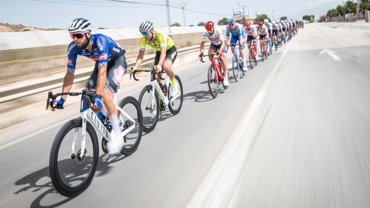 El pelotón de la Vuelta durante la 11ª etapa.