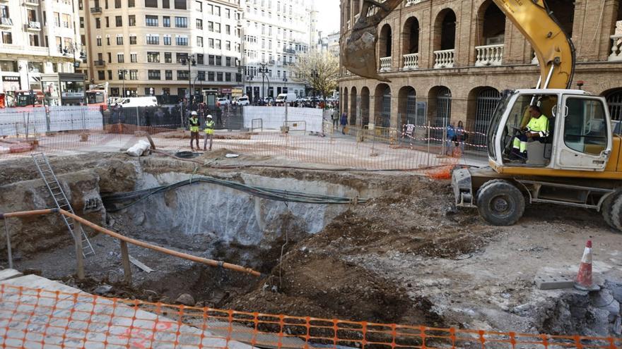 Las obras del túnel peatonal subterráneo del metro levantan las calles del centro